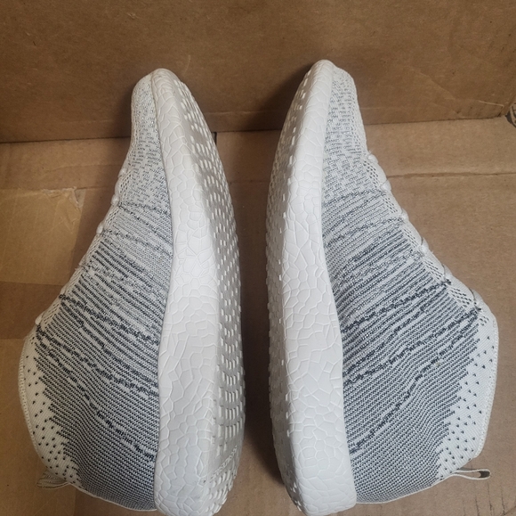 Skecher Air Cooled Memory Foam White/Silver Mid Top Sneakers Women Size 8.5 - Picture 3 of 14